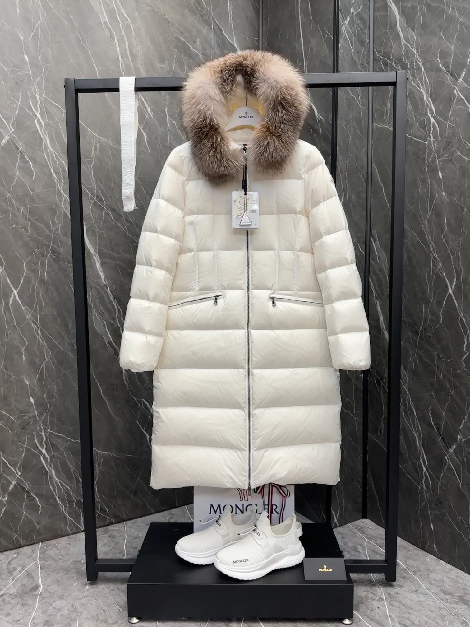 Куртки И Пуховики Женские Moncler 19715804