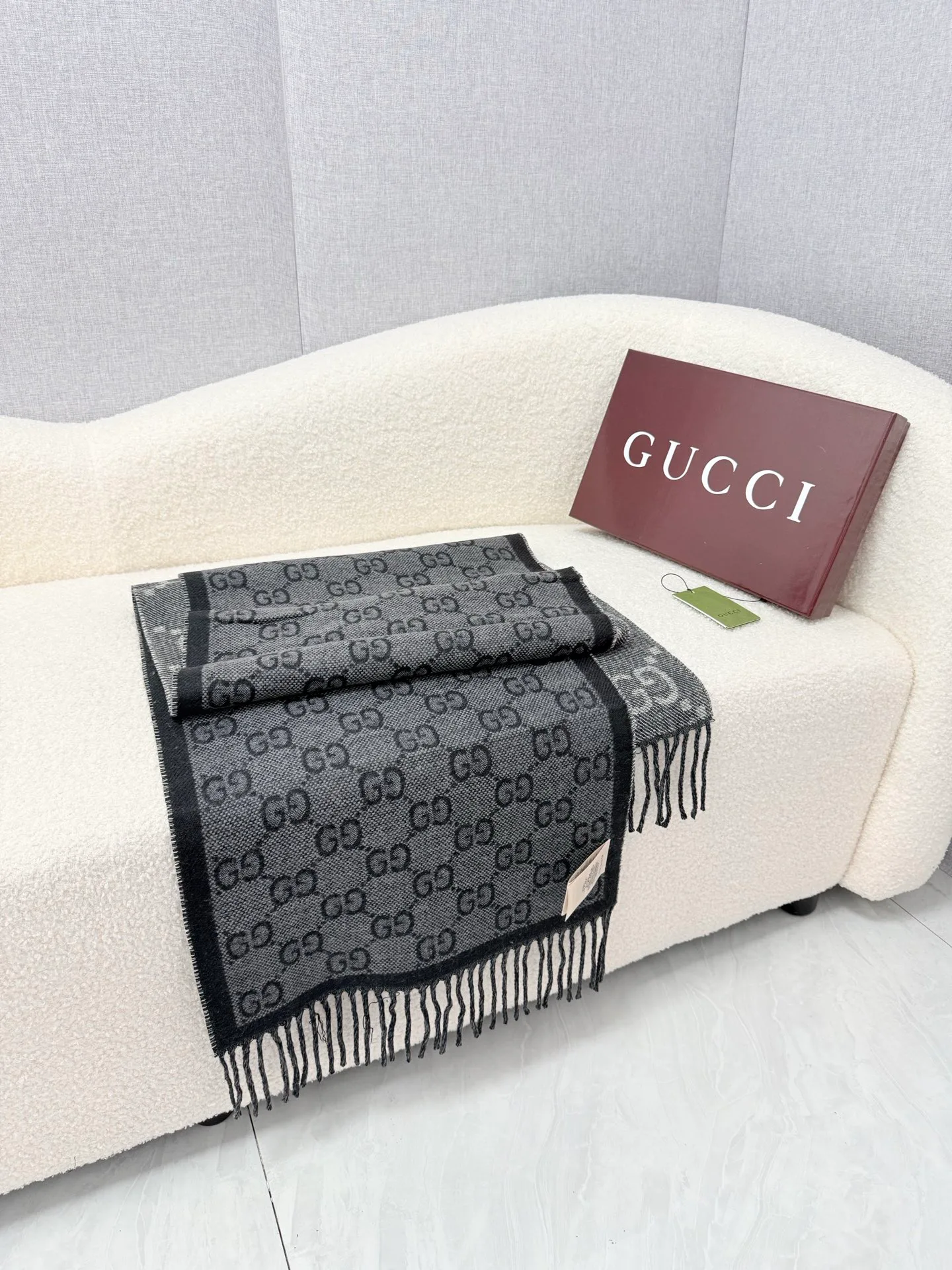 Шарфы Gucci 18322346