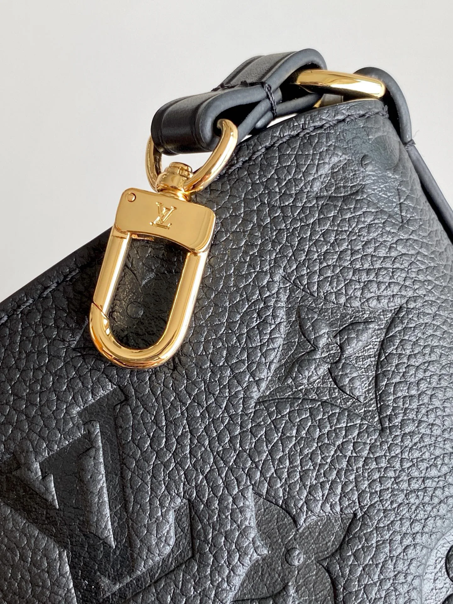 Классические Сумки Женские Louis Vuitton 17813551