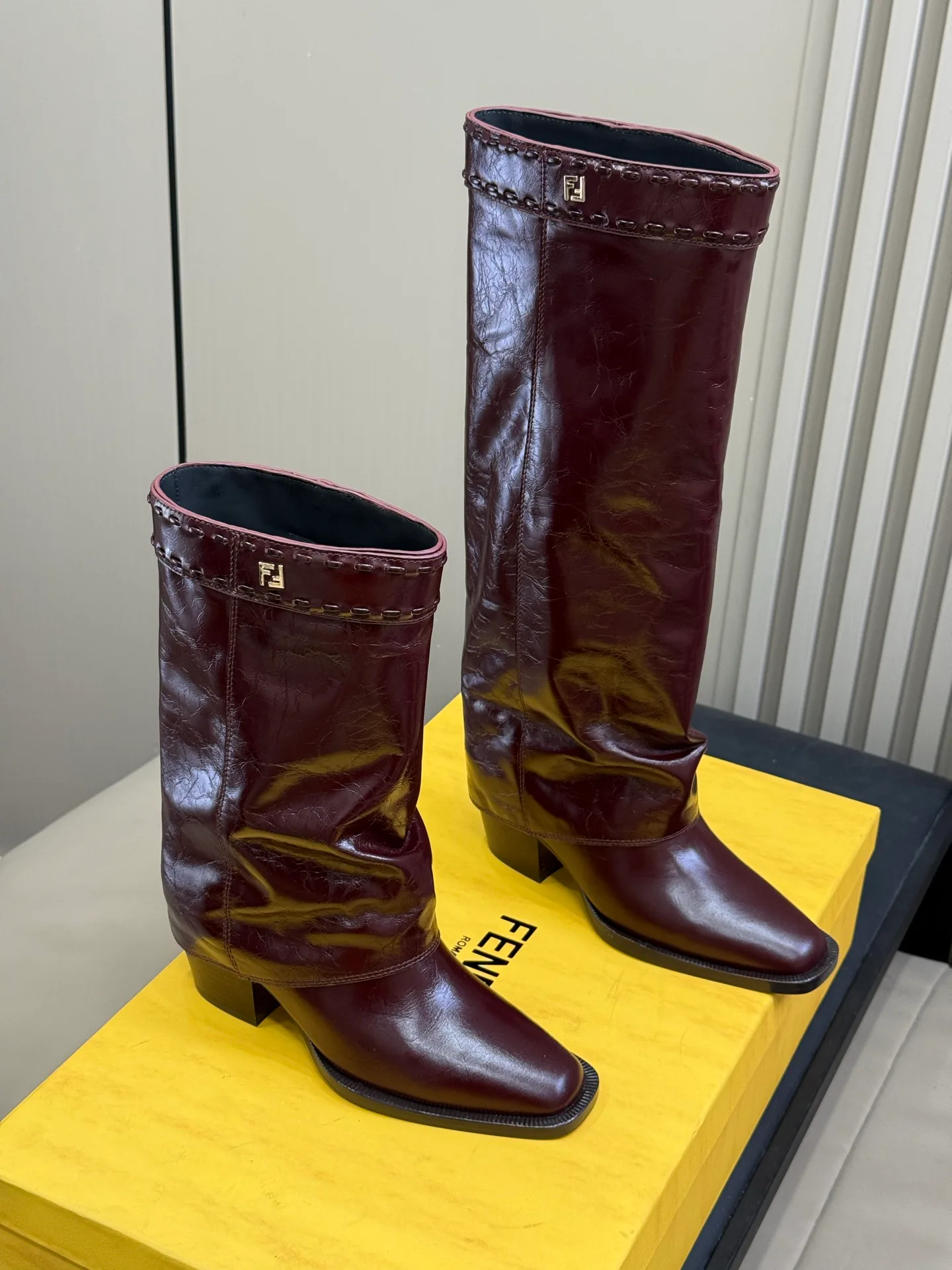 Сапоги Женские Fendi 18370131