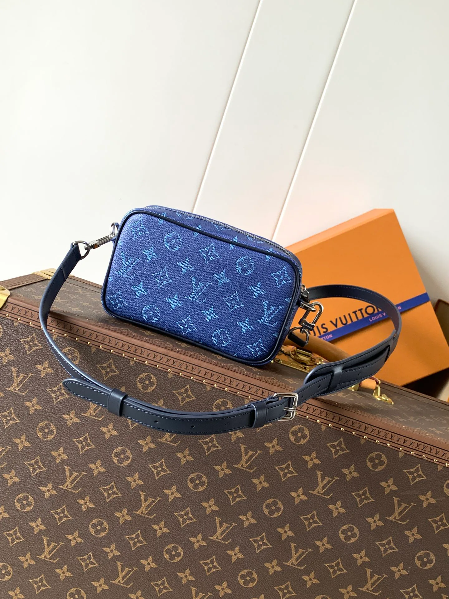 Сумки На Ремне Женские Louis Vuitton 3885413