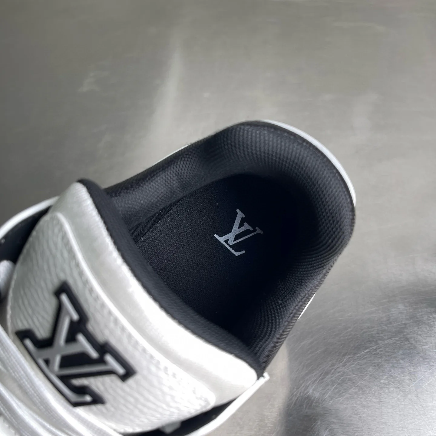 Кроссовки Женские Louis Vuitton 227596