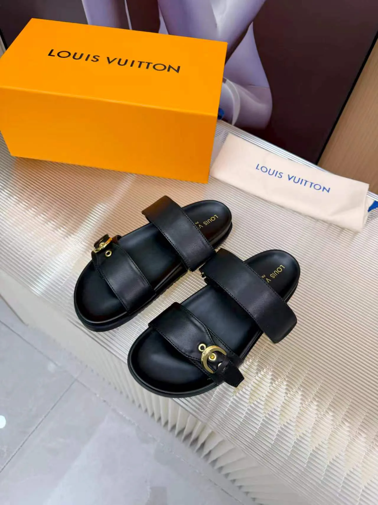 Шлепанцы Женские Louis Vuitton 11633025