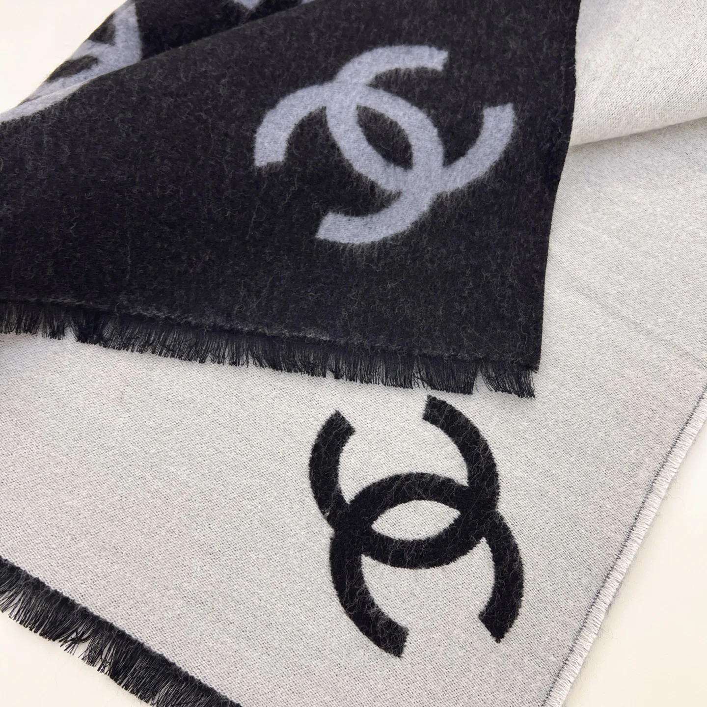 Шарфы Chanel 5552752