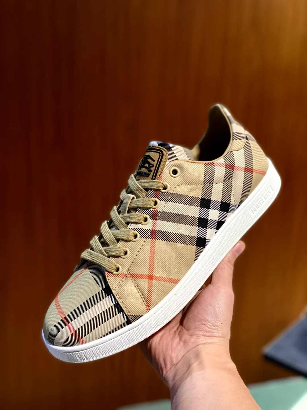 Кроссовки Женские Burberry 1628715