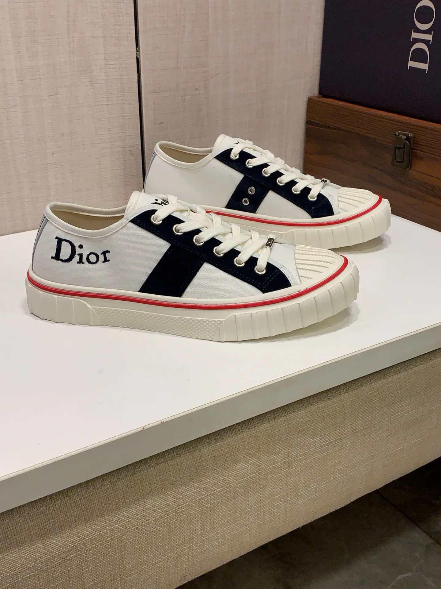 Кроссовки Женские Christian Dior 18247726