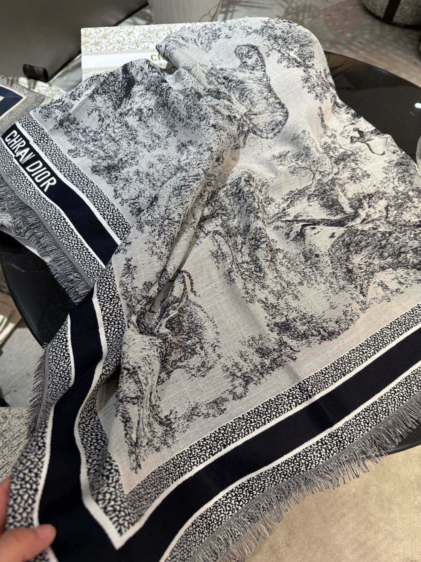 Шарфы Christian Dior 17448571