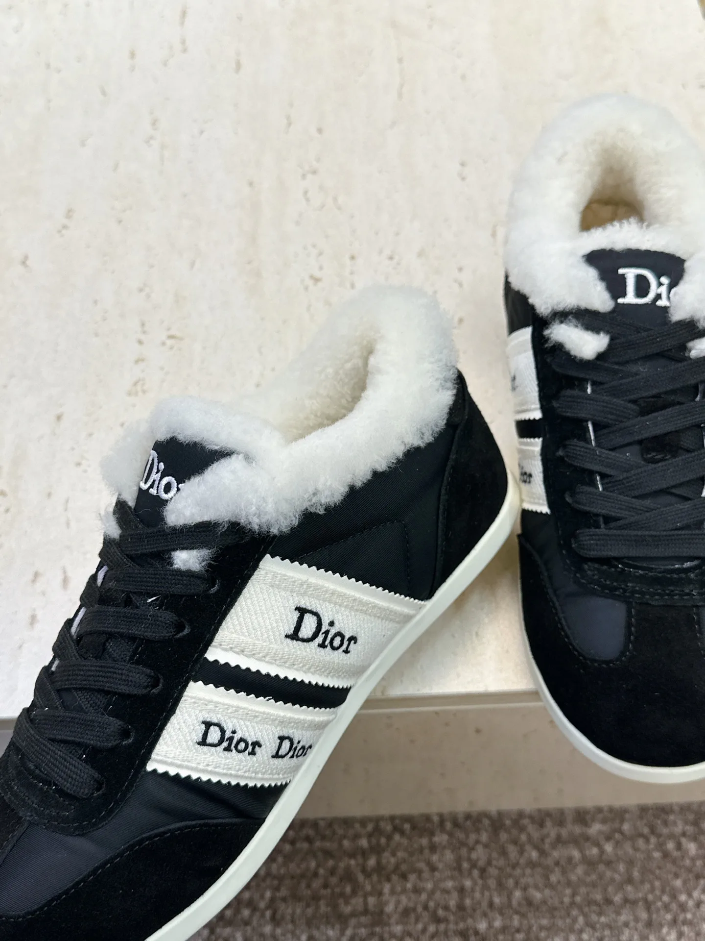 Кроссовки Женские Christian Dior 18247835