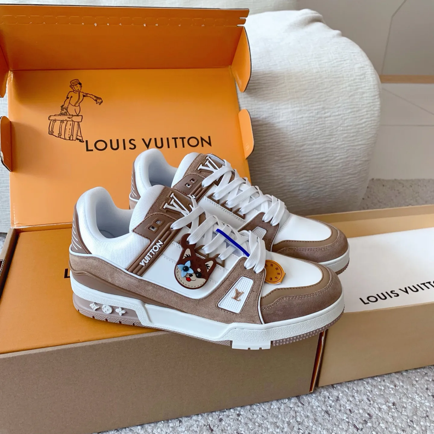 Кроссовки Женские Louis Vuitton 18258361