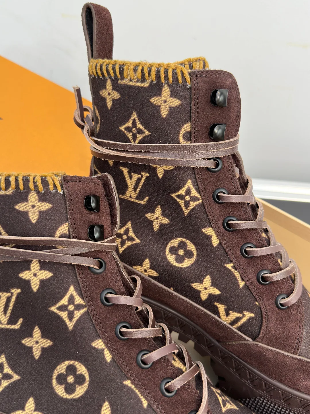 Ботинки Женские Louis Vuitton 18741624