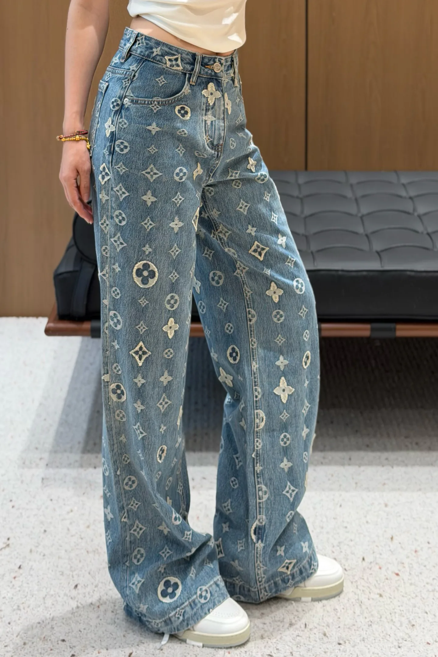Джинсы Женские Louis Vuitton 10646511