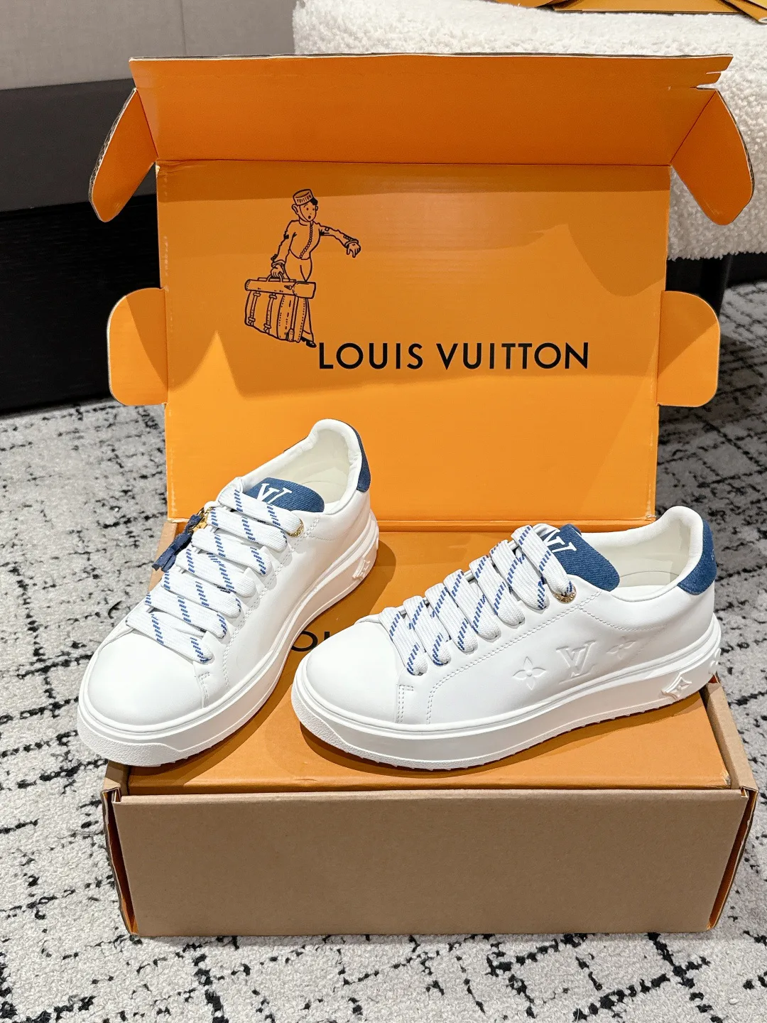 Кроссовки Женские Louis Vuitton 4502473
