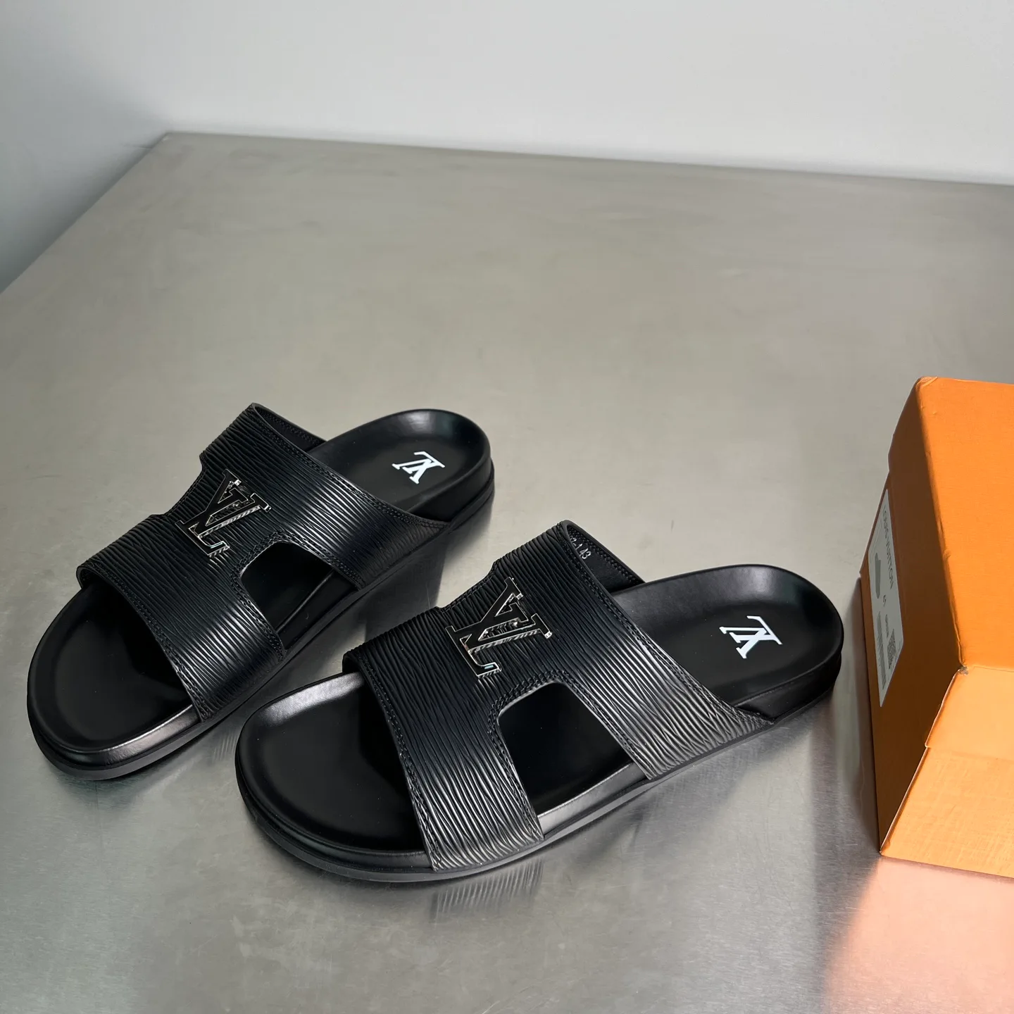 Шлепанцы Мужские Louis Vuitton 33832