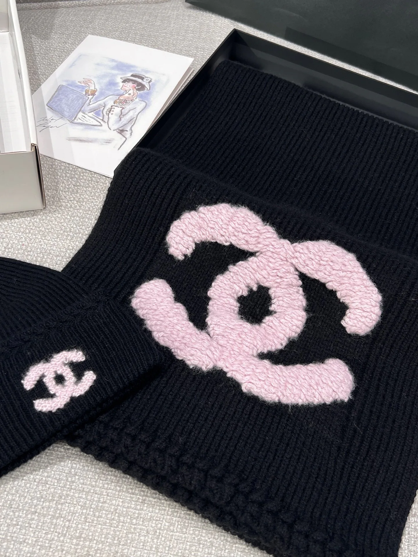 Шарфы Chanel 17913683