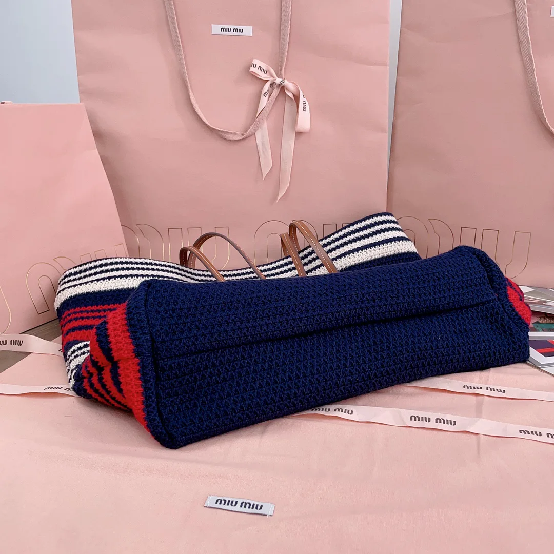 Классические Сумки Женские Miu Miu 445096