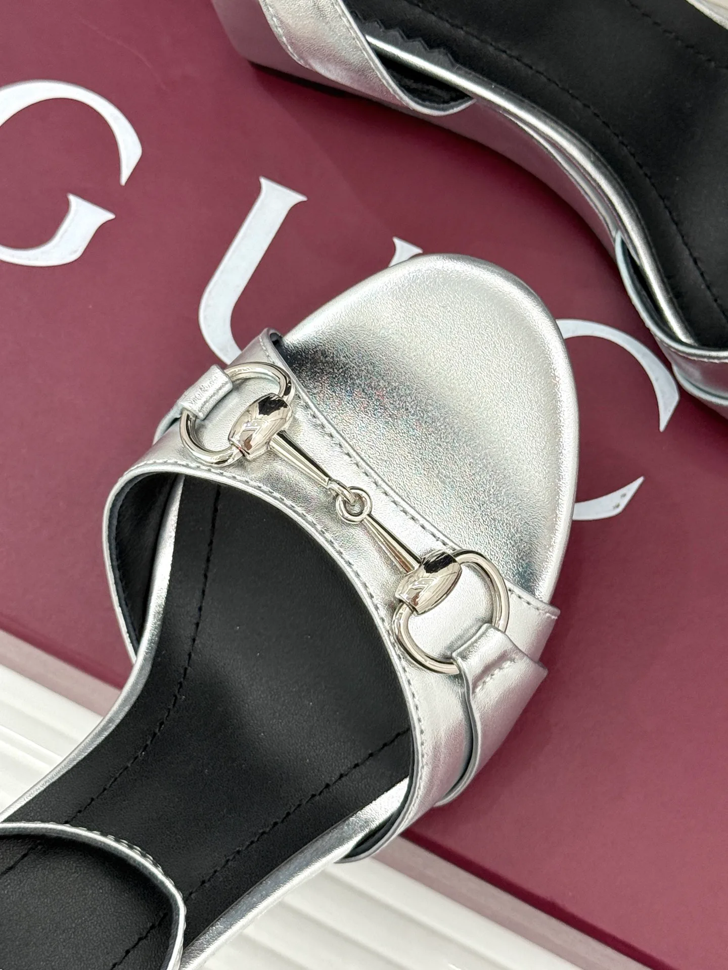 Босоножки Женские Gucci 18034499