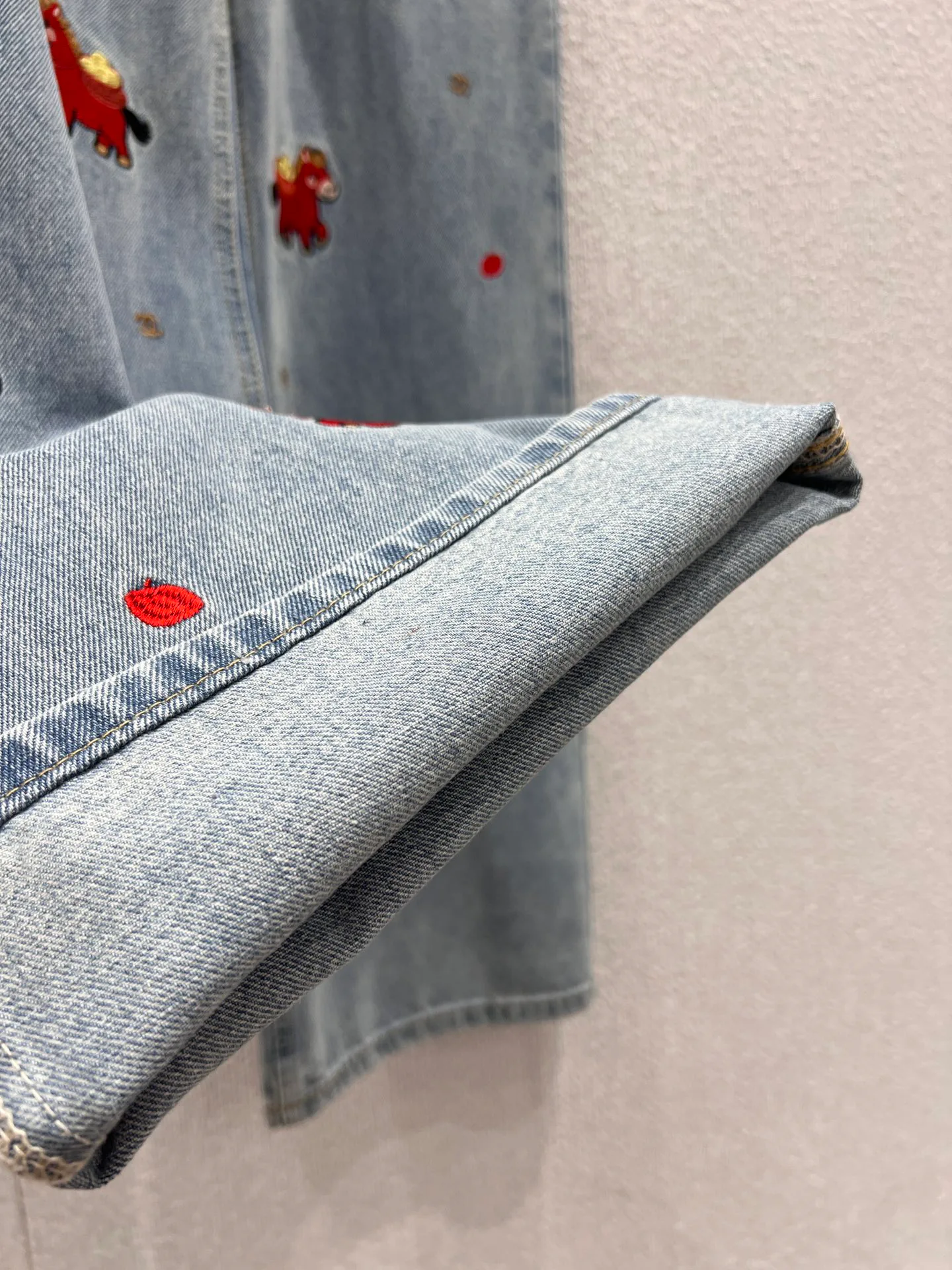 Джинсы Женские Chanel 10430285