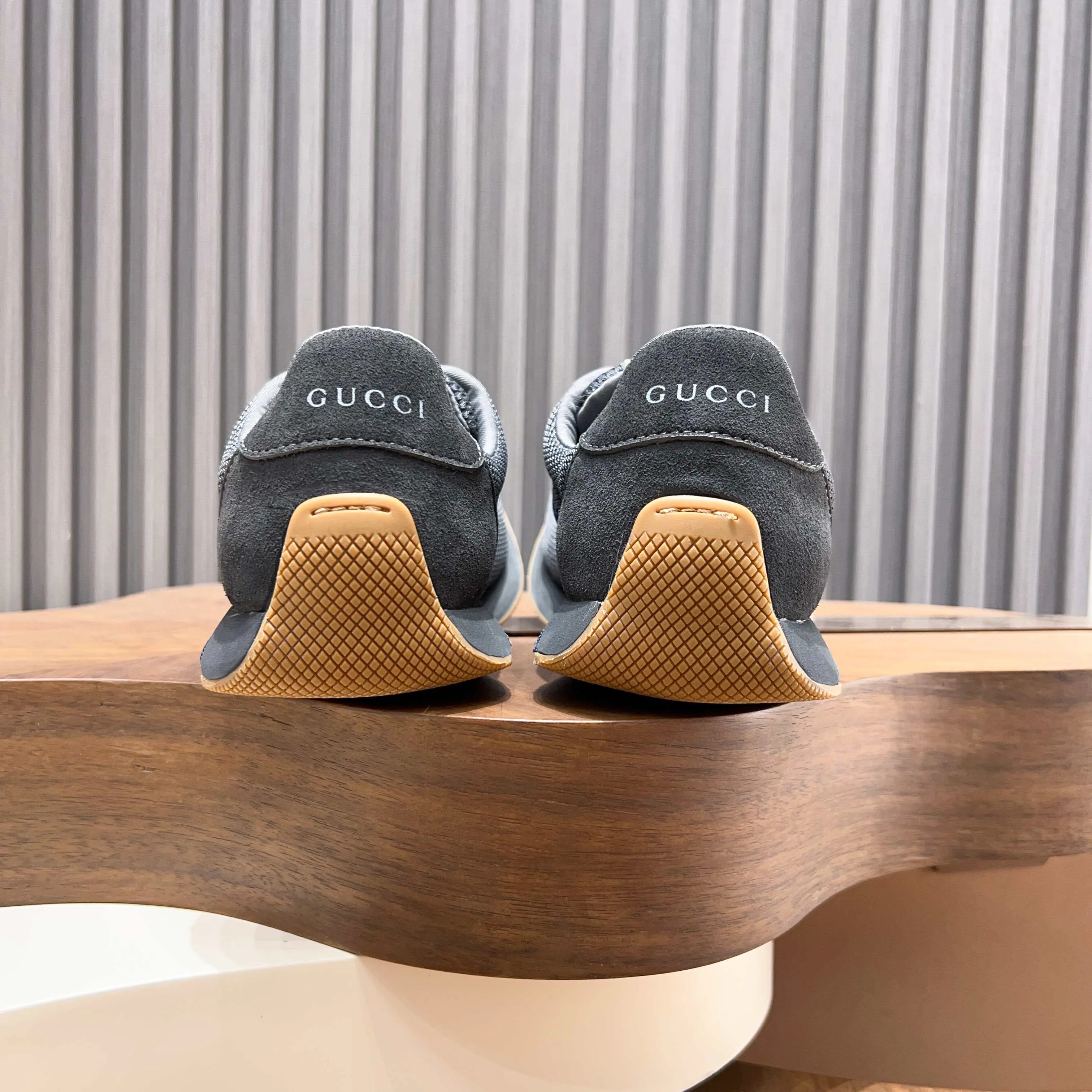 Кроссовки Мужские Gucci 19081258