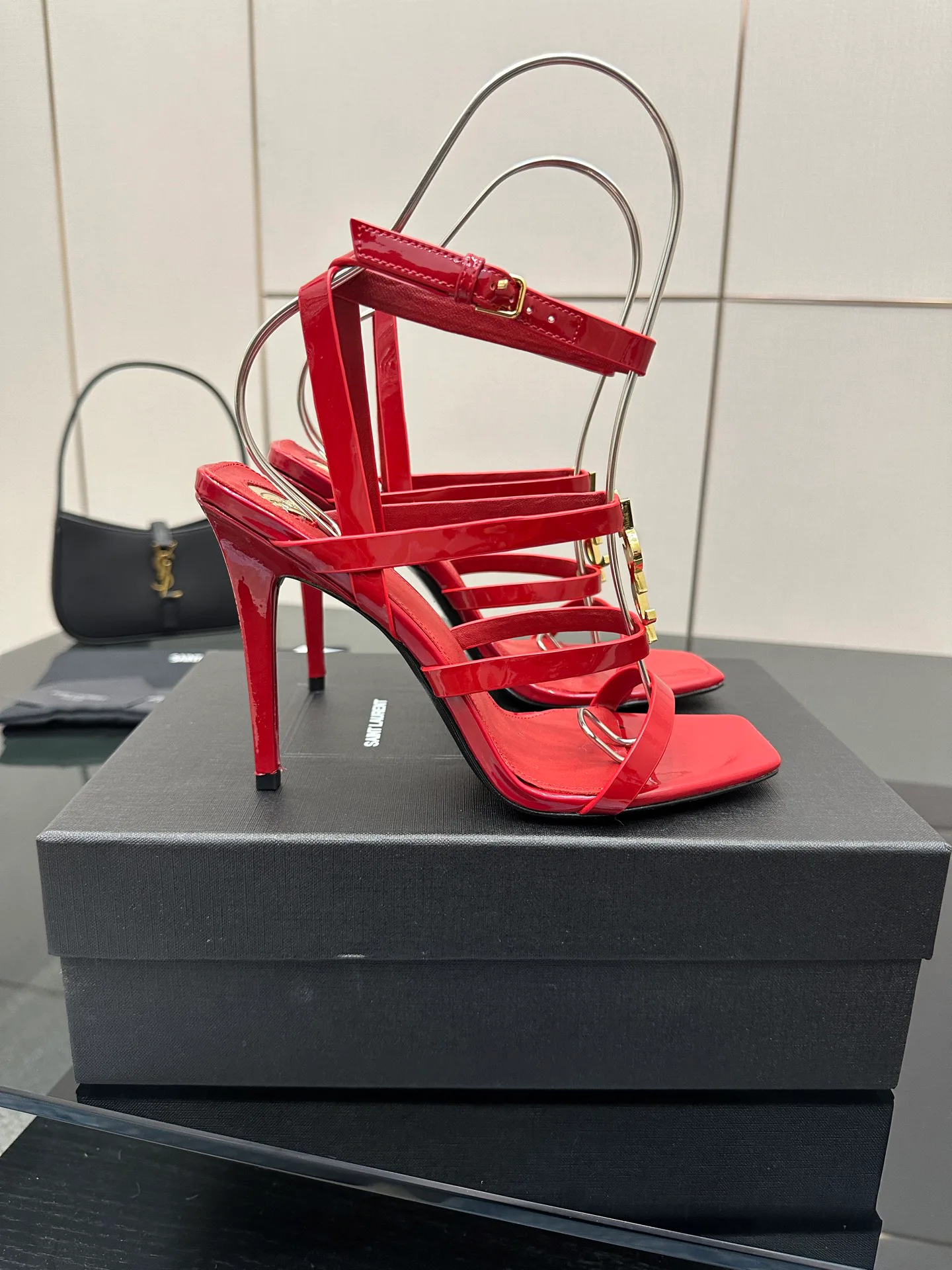 Босоножки Женские Saint Laurent 13164405