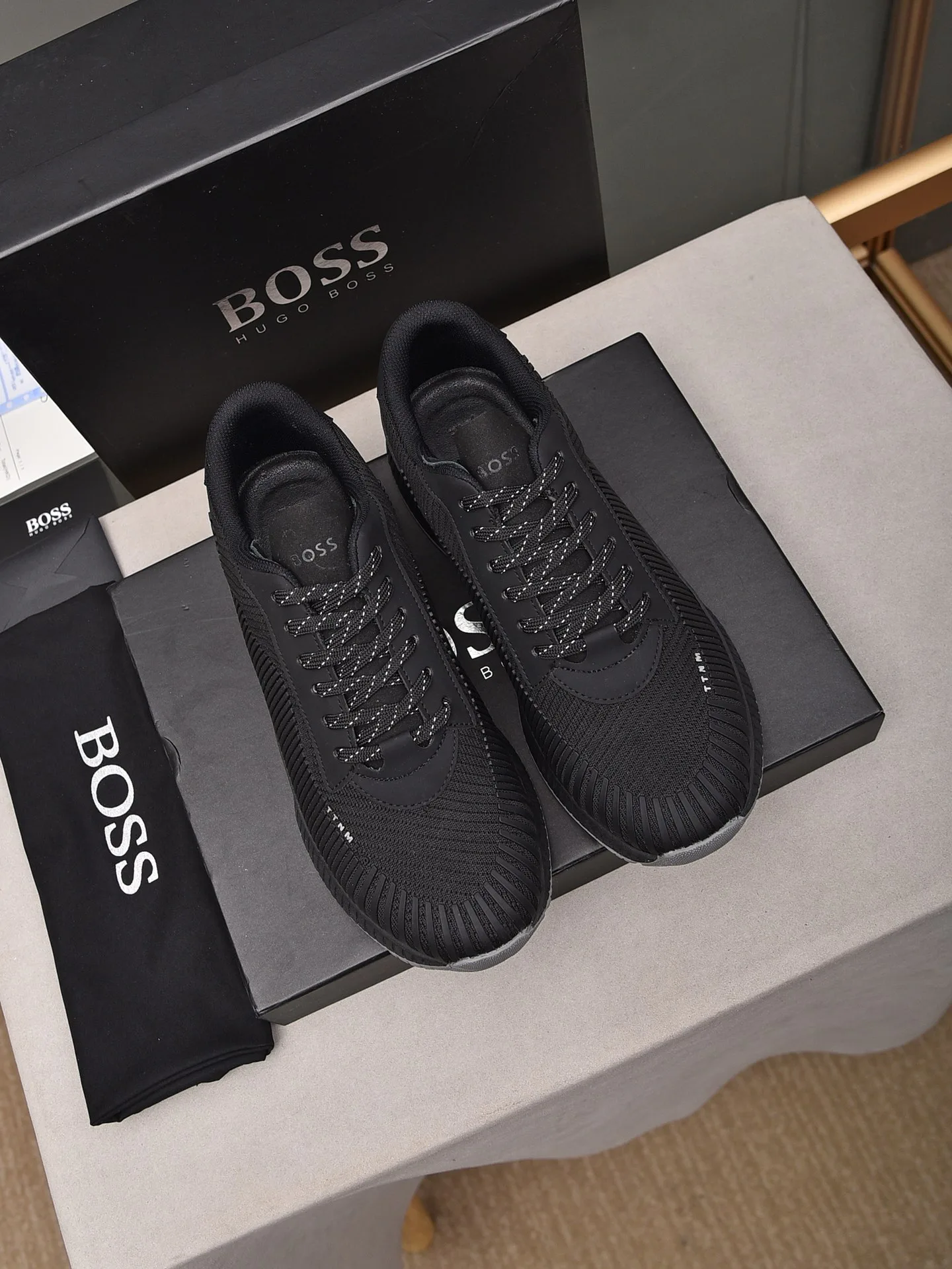 Кроссовки Женские Hugo Boss 283852
