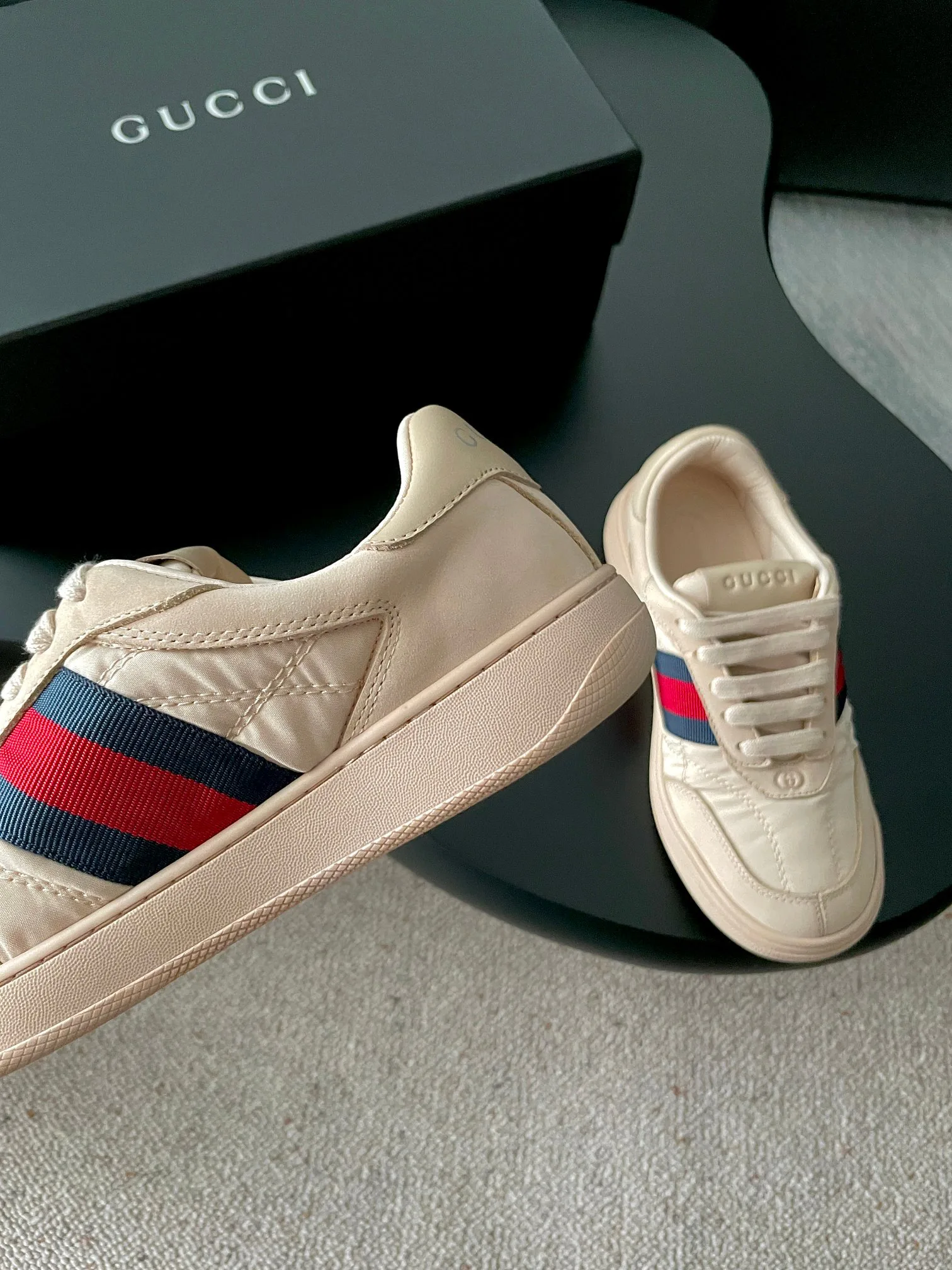 Кроссовки Женские Gucci 18766073