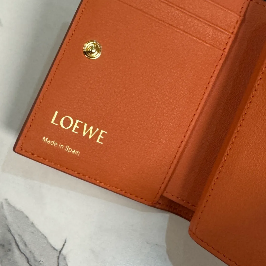 Клатчи Женские Loewe 17678665