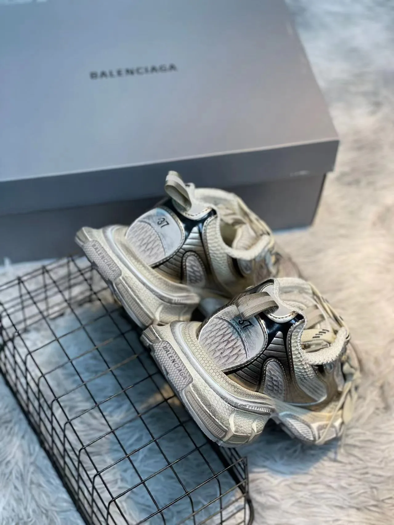 Кроссовки Женские Balenciaga 11567701