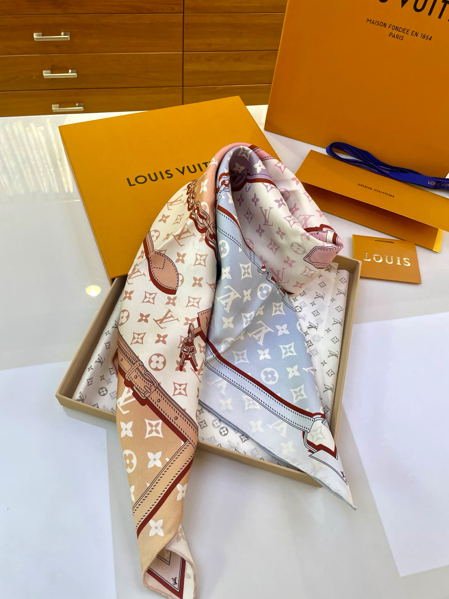 Шарфы Louis Vuitton 6645280