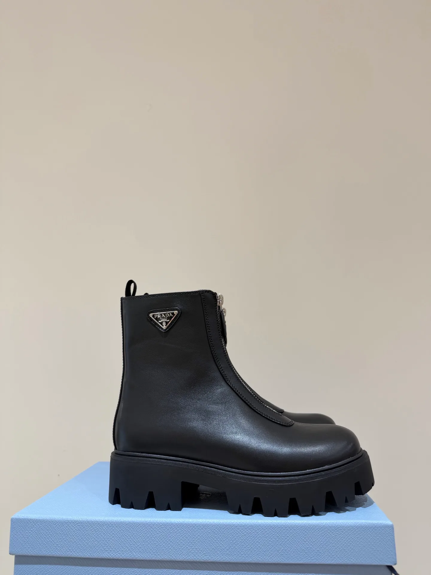 Ботинки Женские Prada 11685926