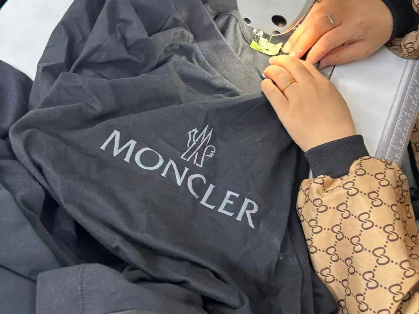 Футболки Мужские Moncler 5877537