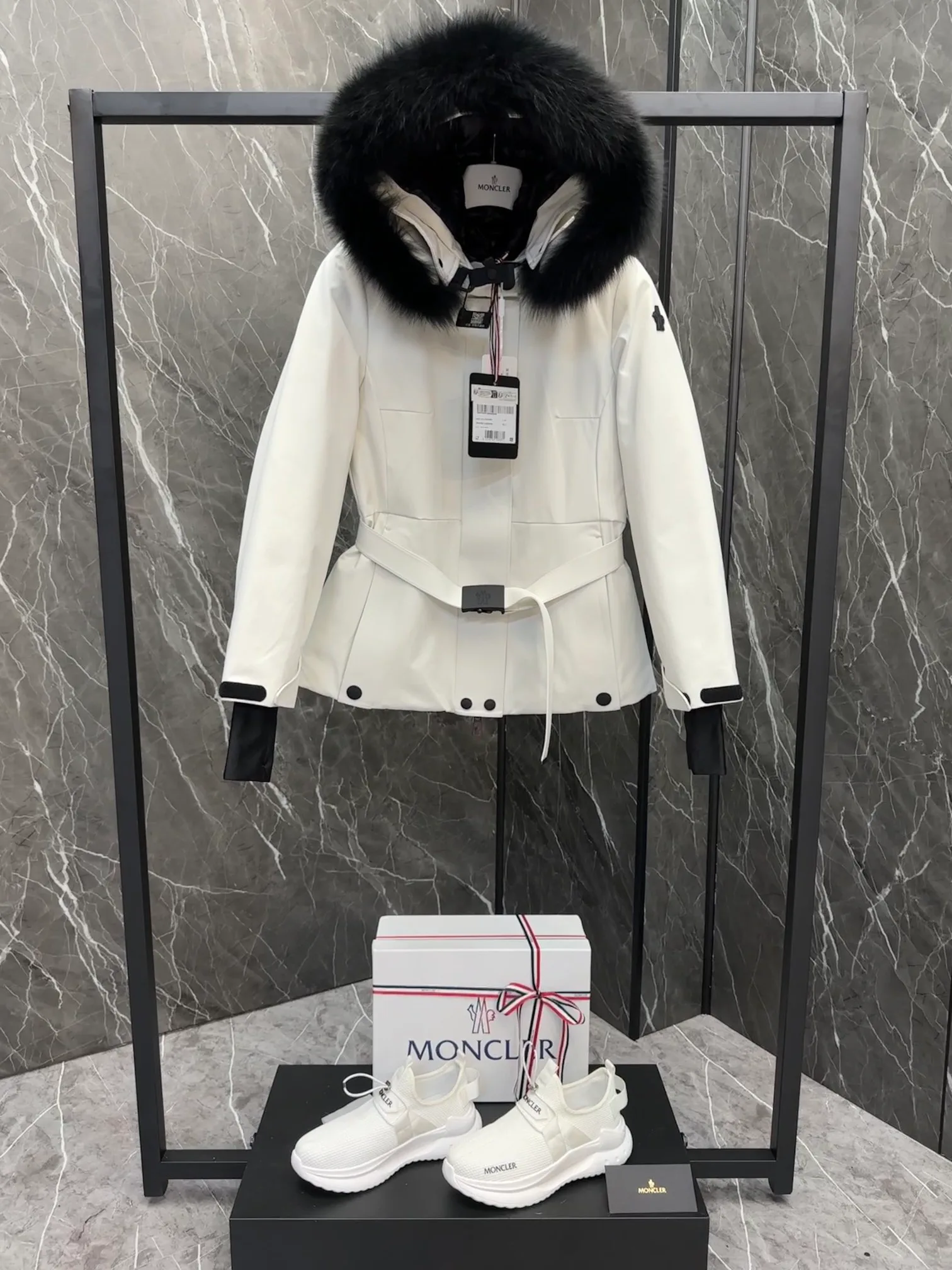 Куртки И Пуховики Женские Moncler 18600094