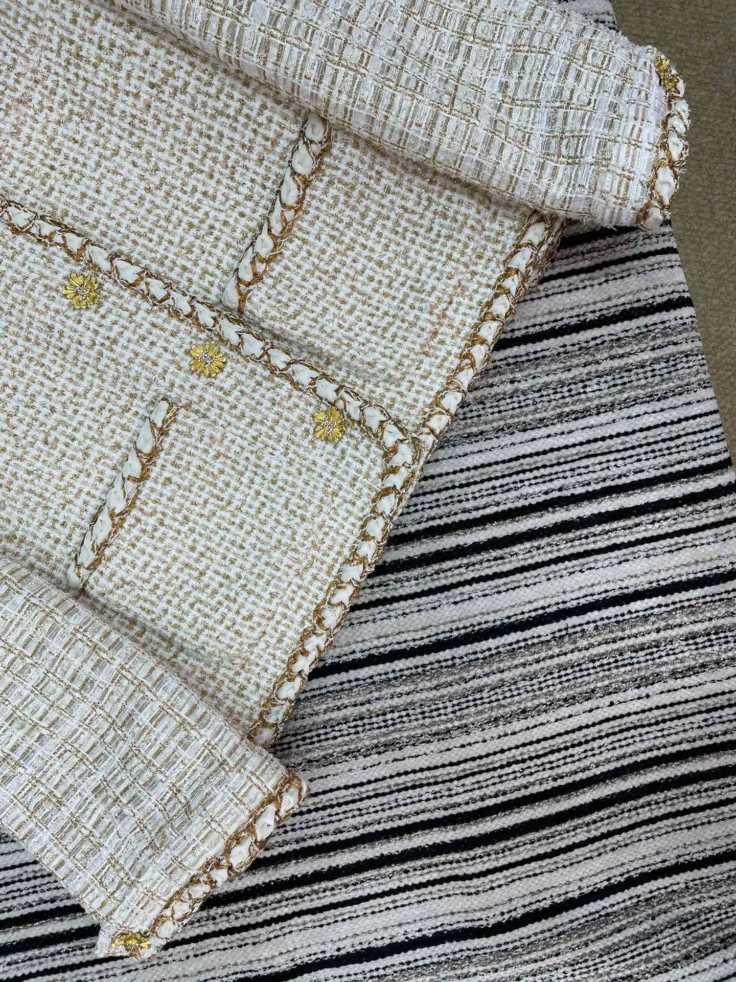 Куртки И Пуховики Женские Chanel 1023973