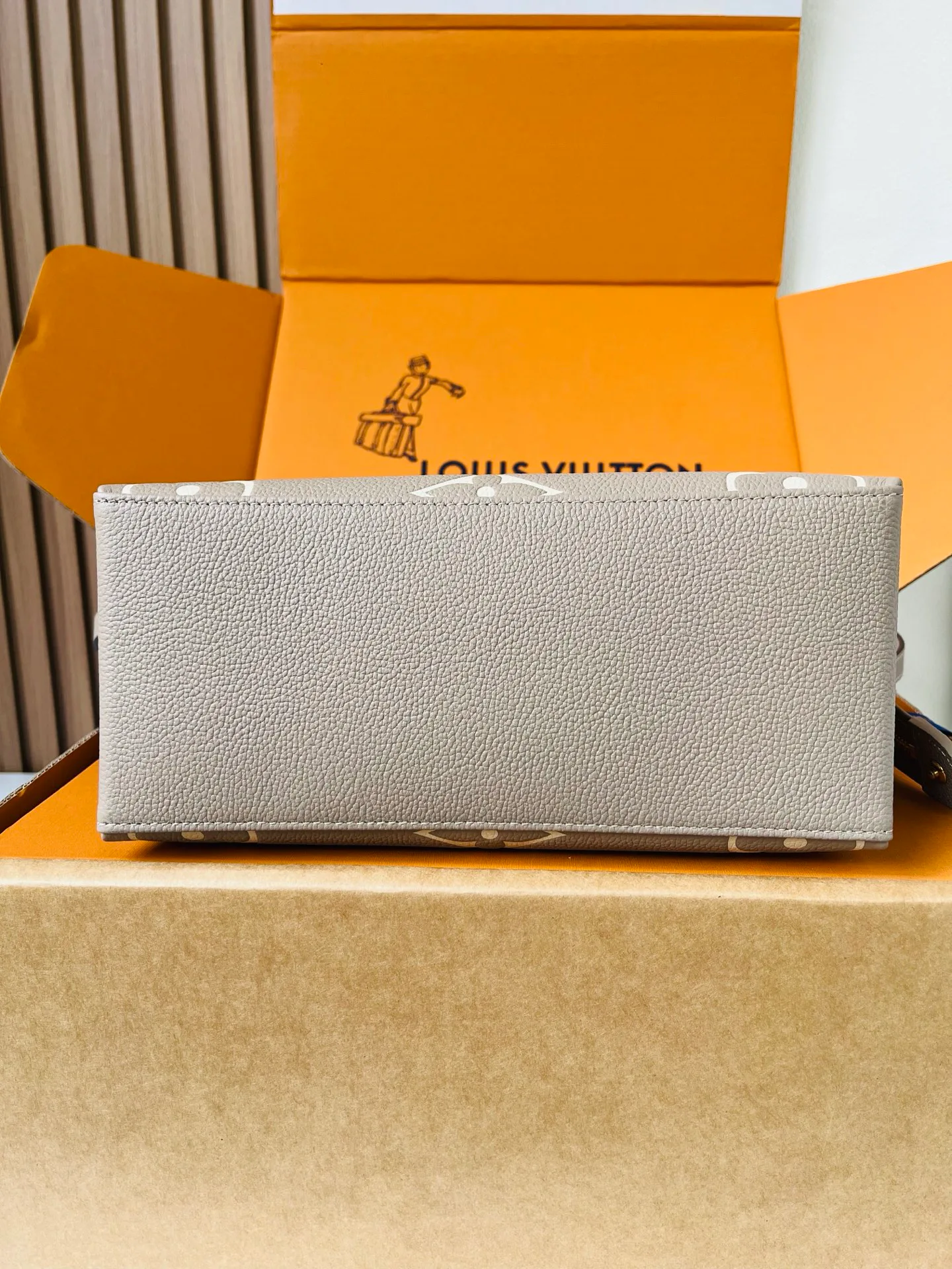 Классические Сумки Женские Louis Vuitton 12569317