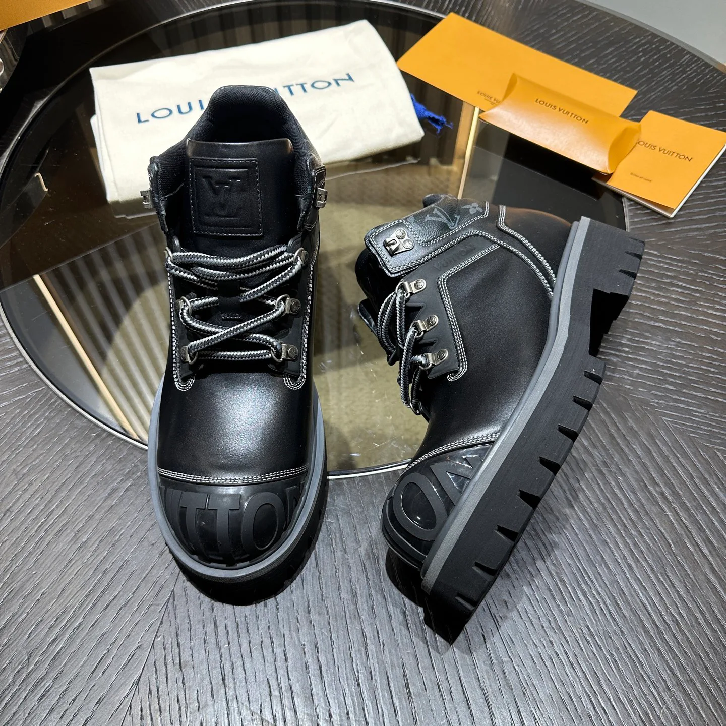 Ботинки Мужские Louis Vuitton 19033182