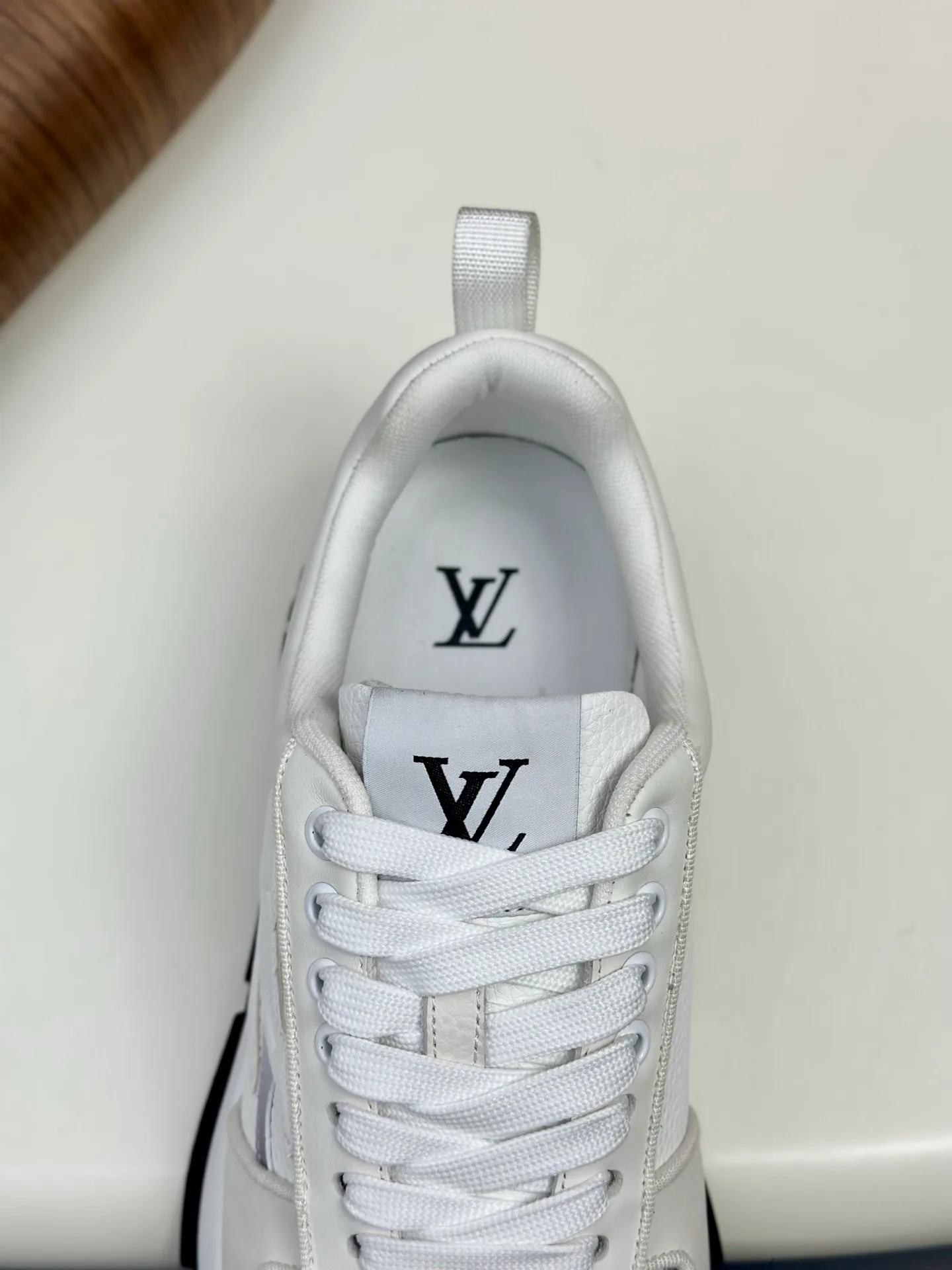 Кроссовки Женские Louis Vuitton 302821