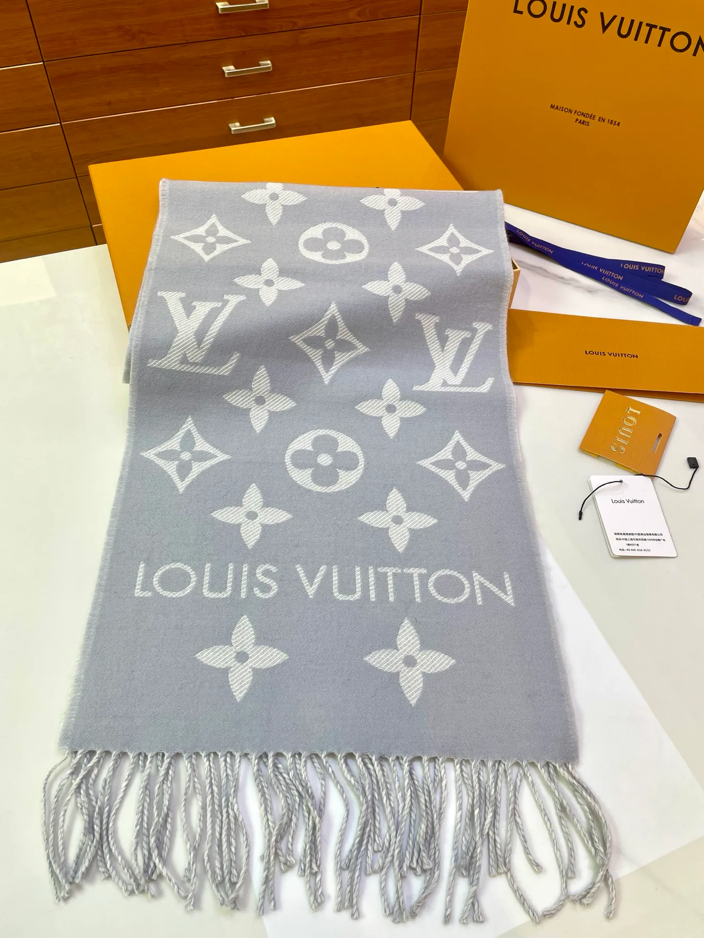 Шарфы Louis Vuitton 3881129