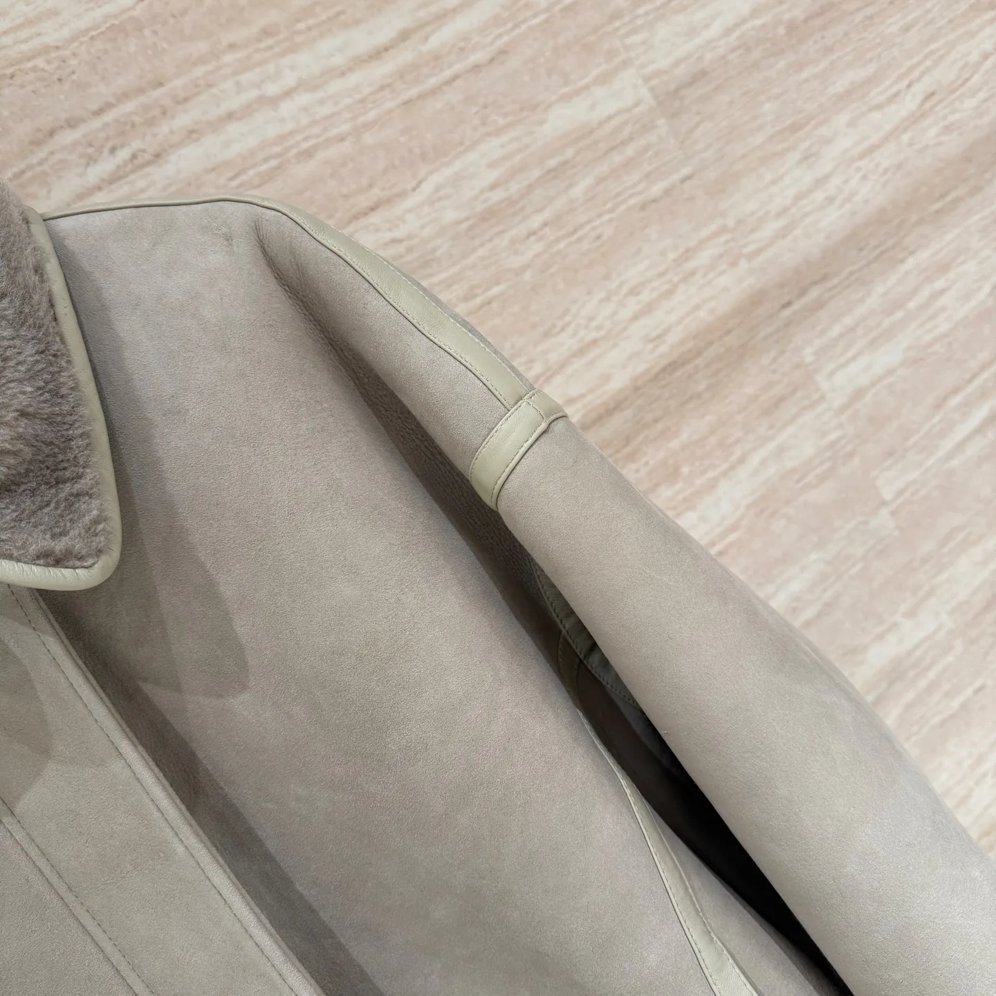 Кожаные Куртки И Дублёнки Женские Celine 2772629