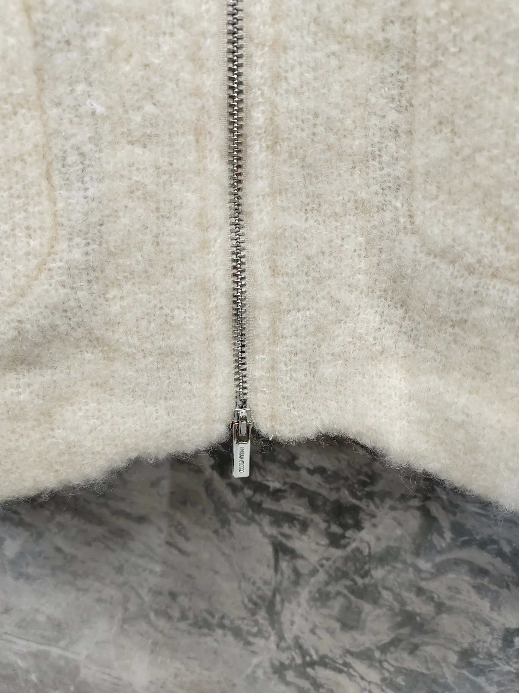 Куртки И Пуховики Женские Miu Miu 18158528