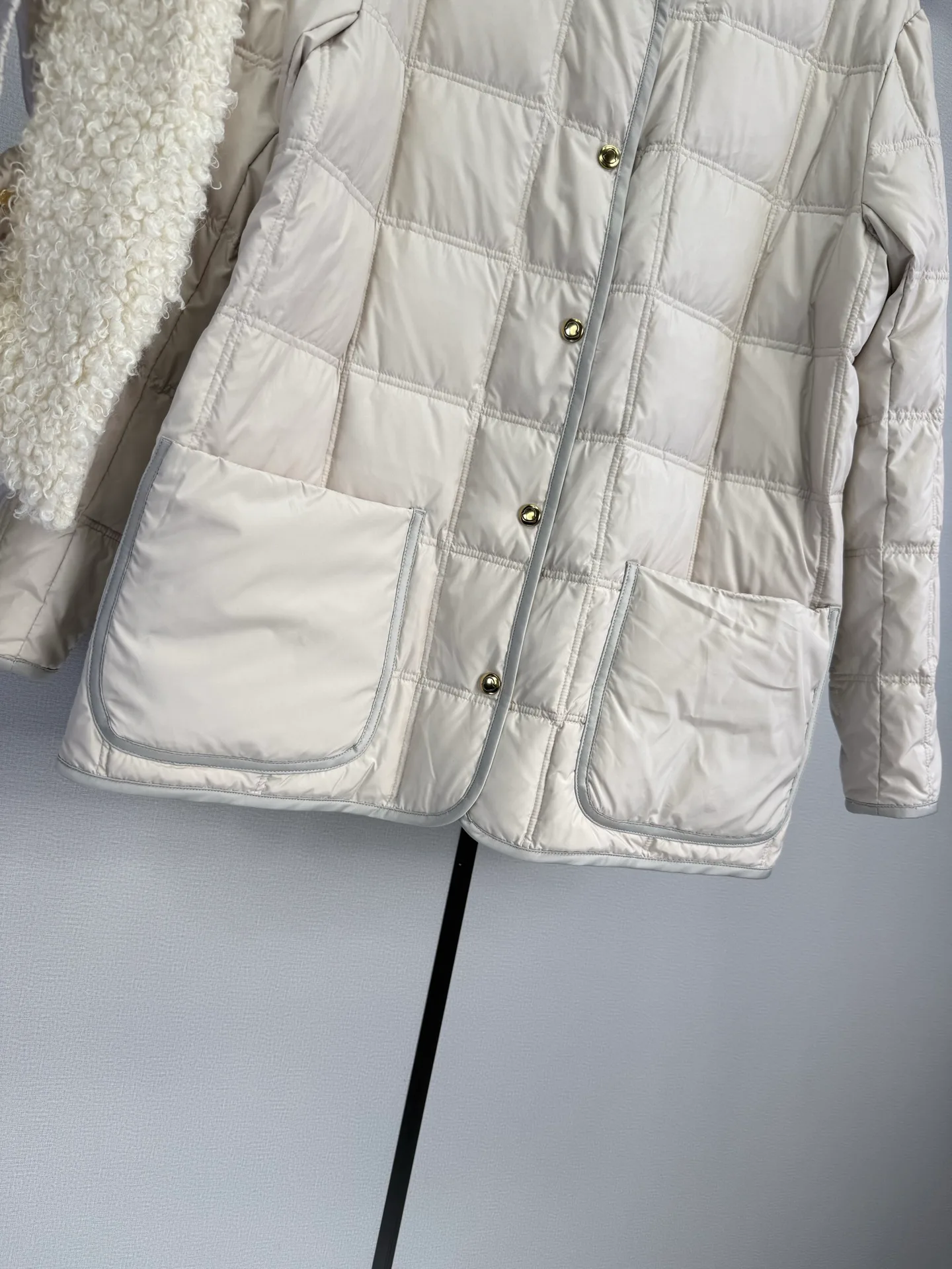 Куртки И Пуховики Женские Moncler 18022130