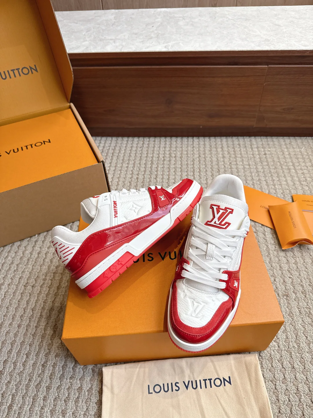 Кроссовки Женские Louis Vuitton 3237976