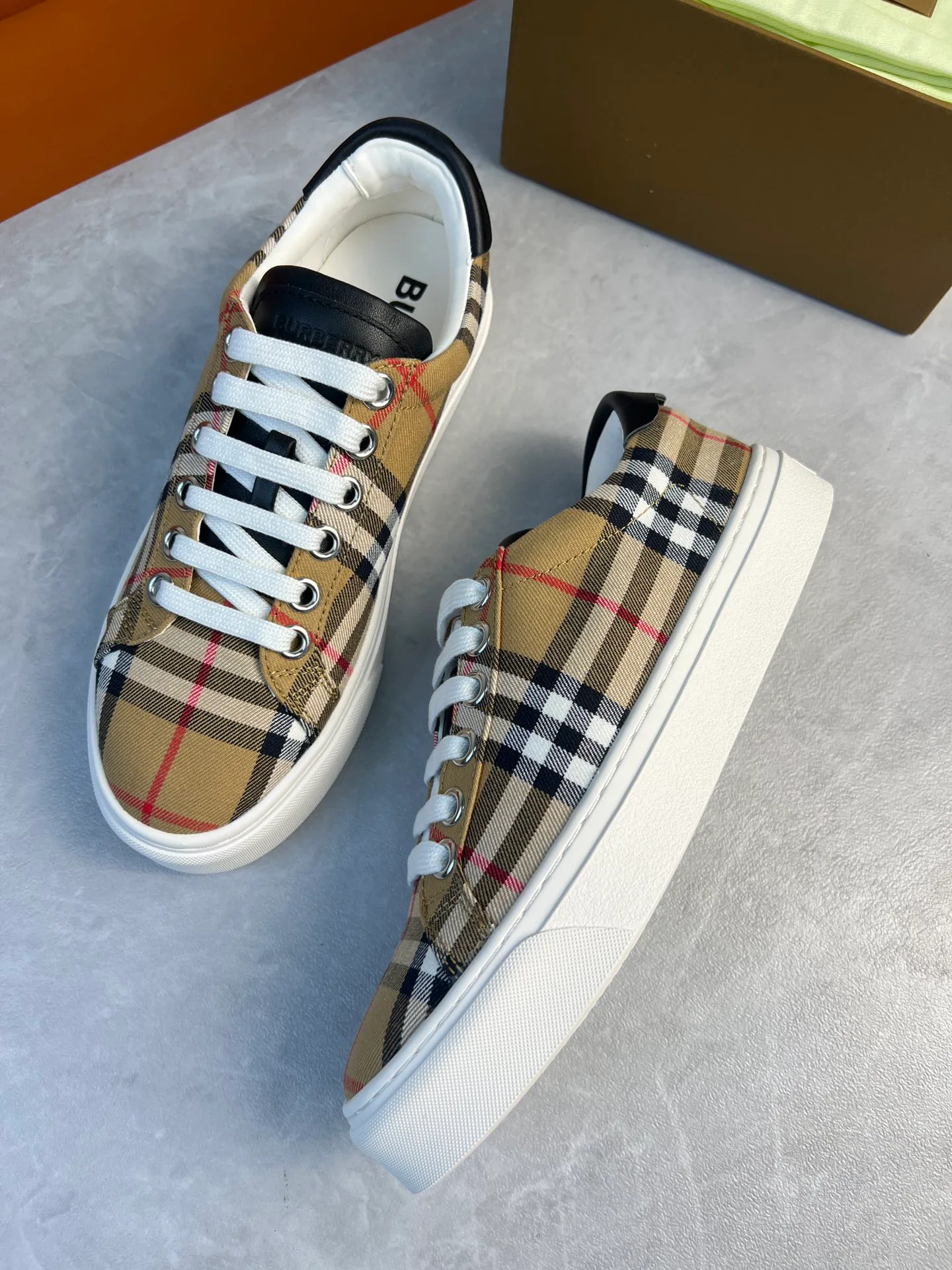 Кроссовки Женские Burberry 5911808