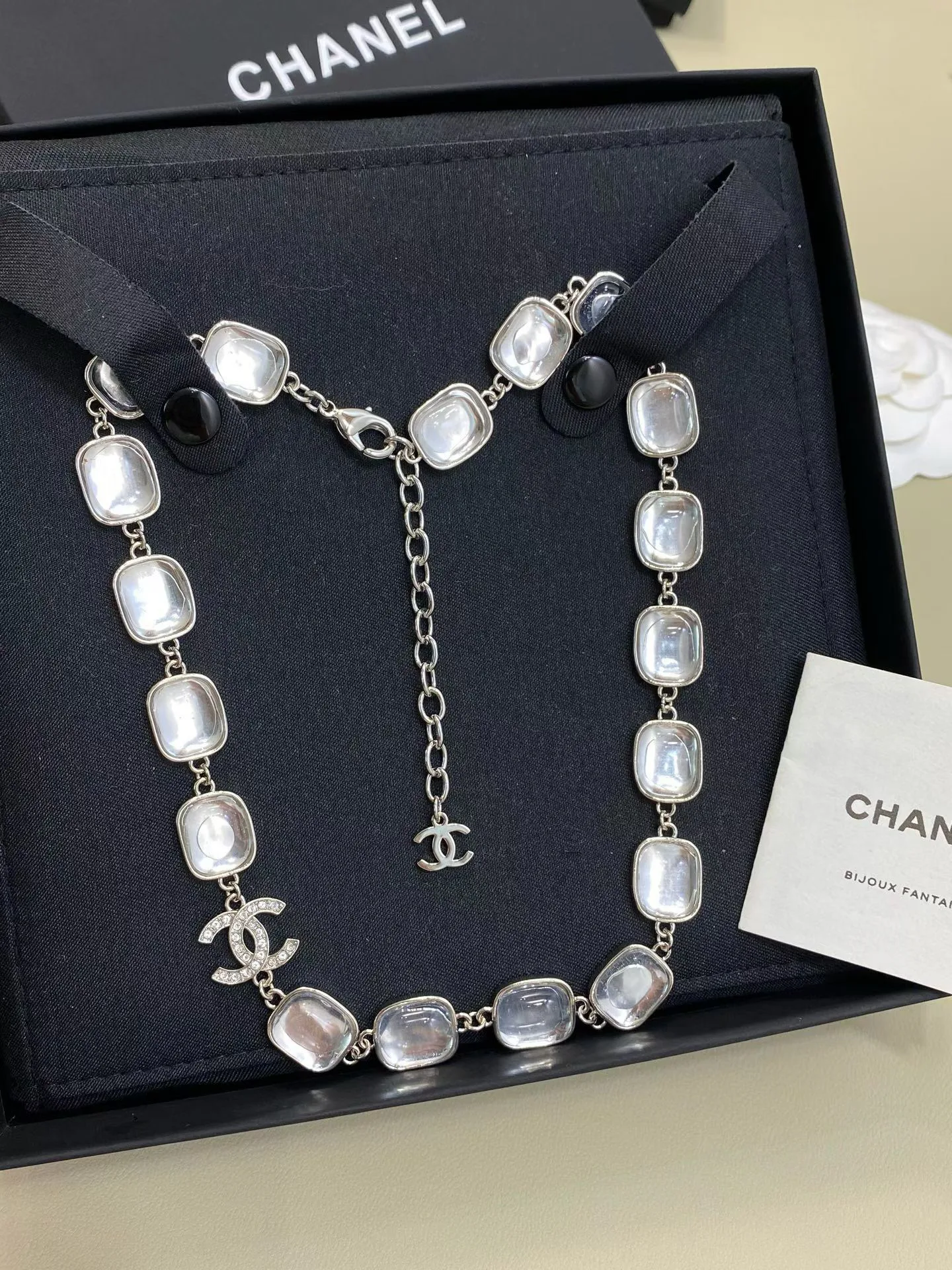 Бижутерия Chanel 18122368