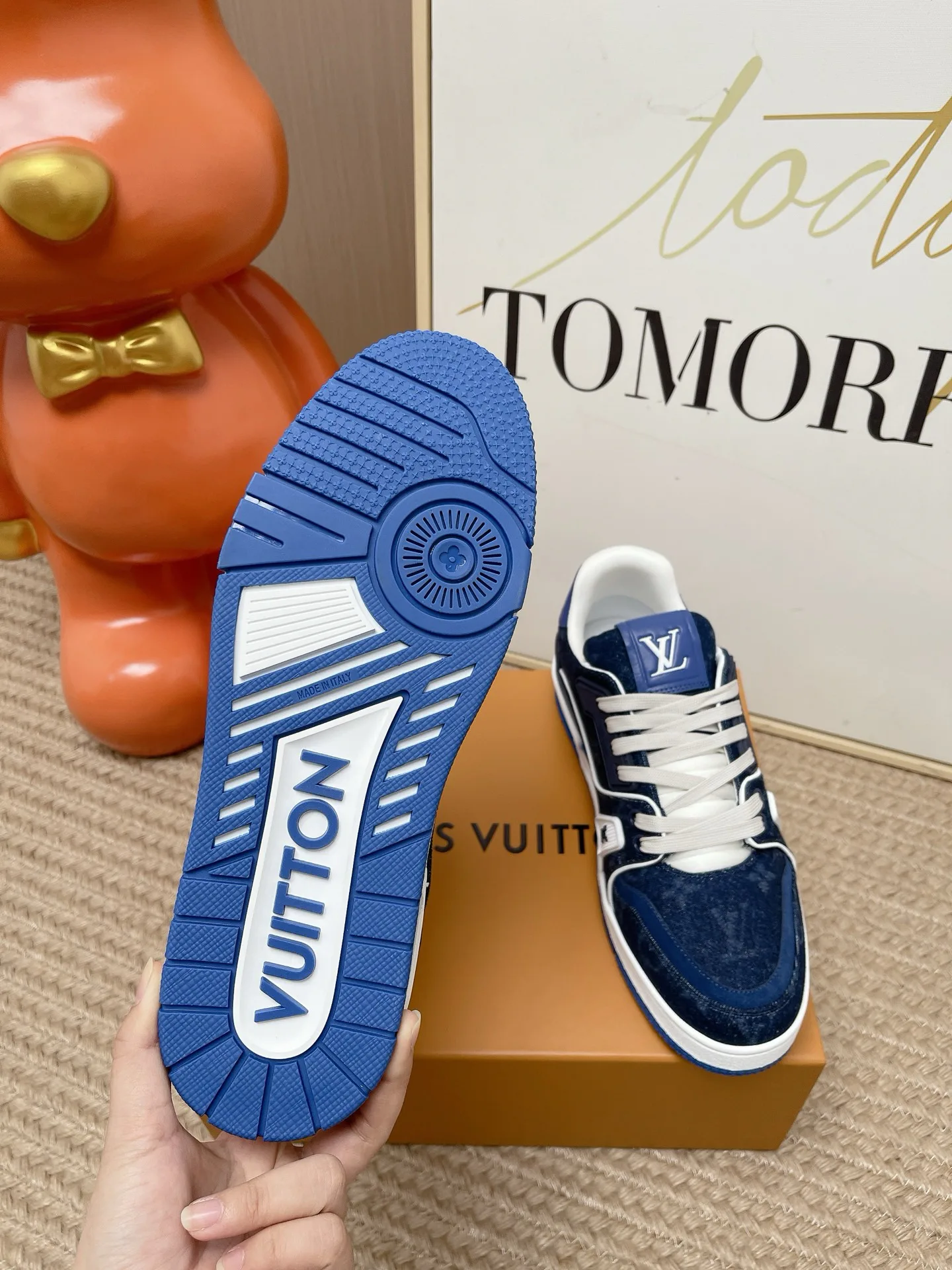 Кроссовки Женские Louis Vuitton 18747233