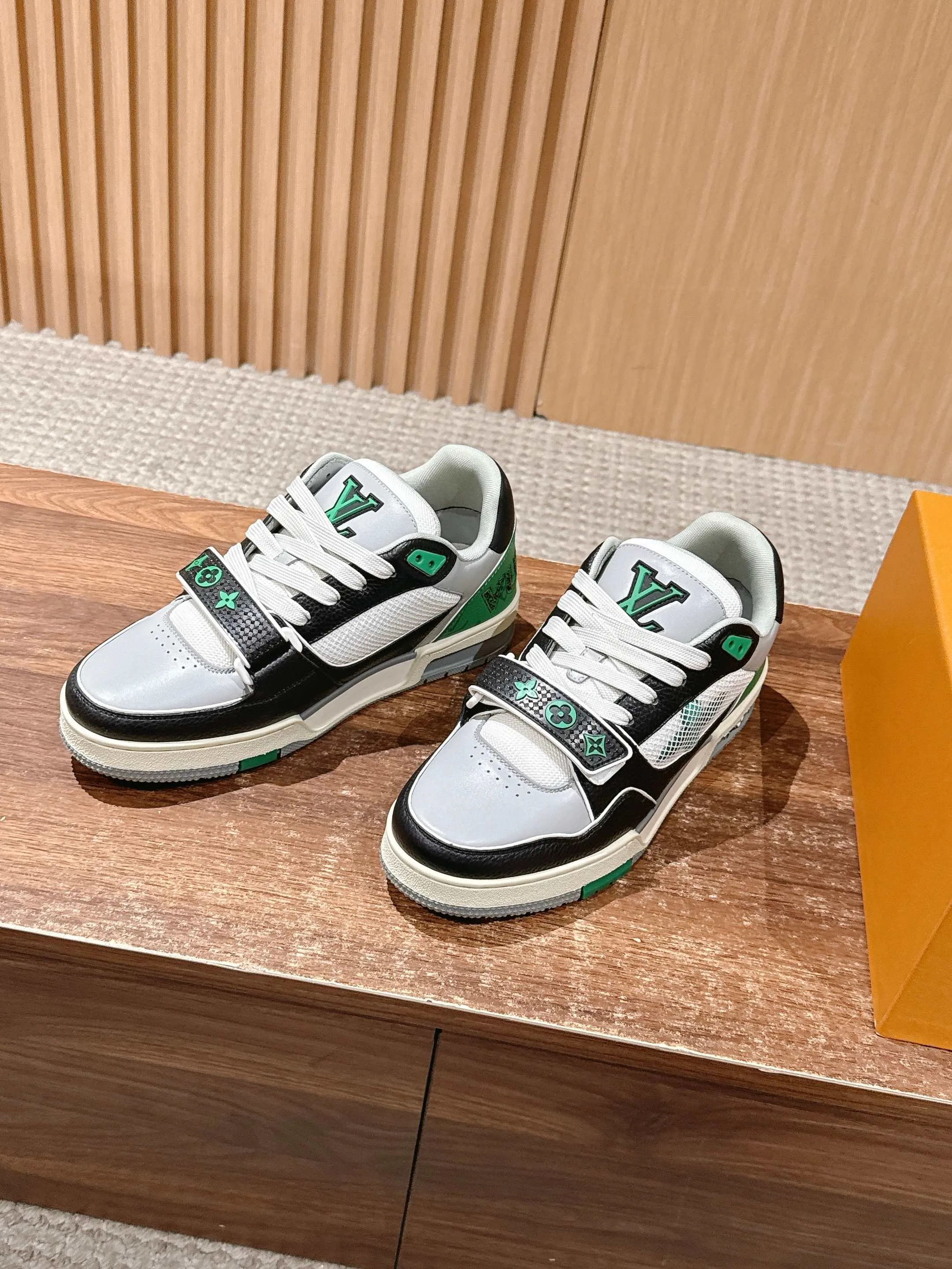 Кроссовки Женские Louis Vuitton 245712