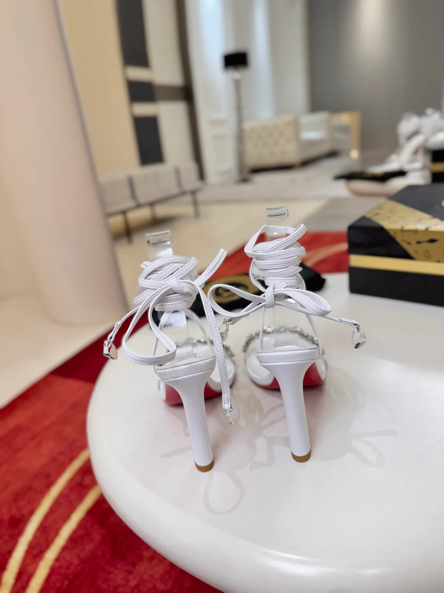 Босоножки Женские Christian Louboutin 19570913