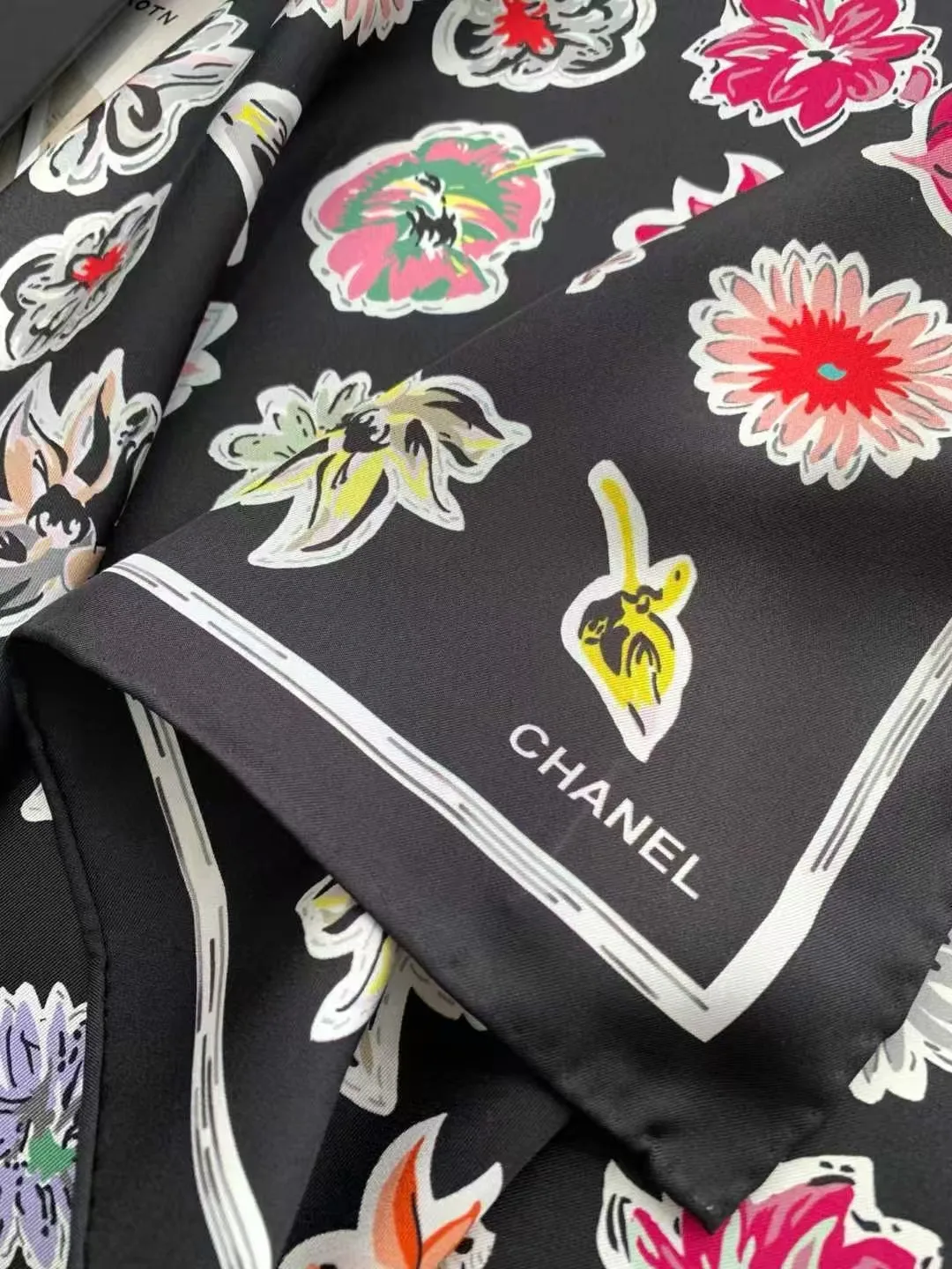 Платки Chanel 18222539