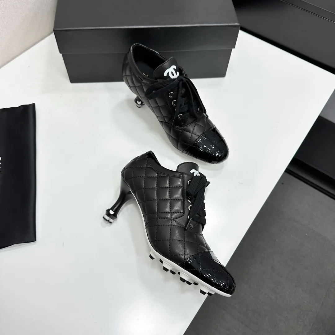 Кроссовки Женские Chanel 18436127