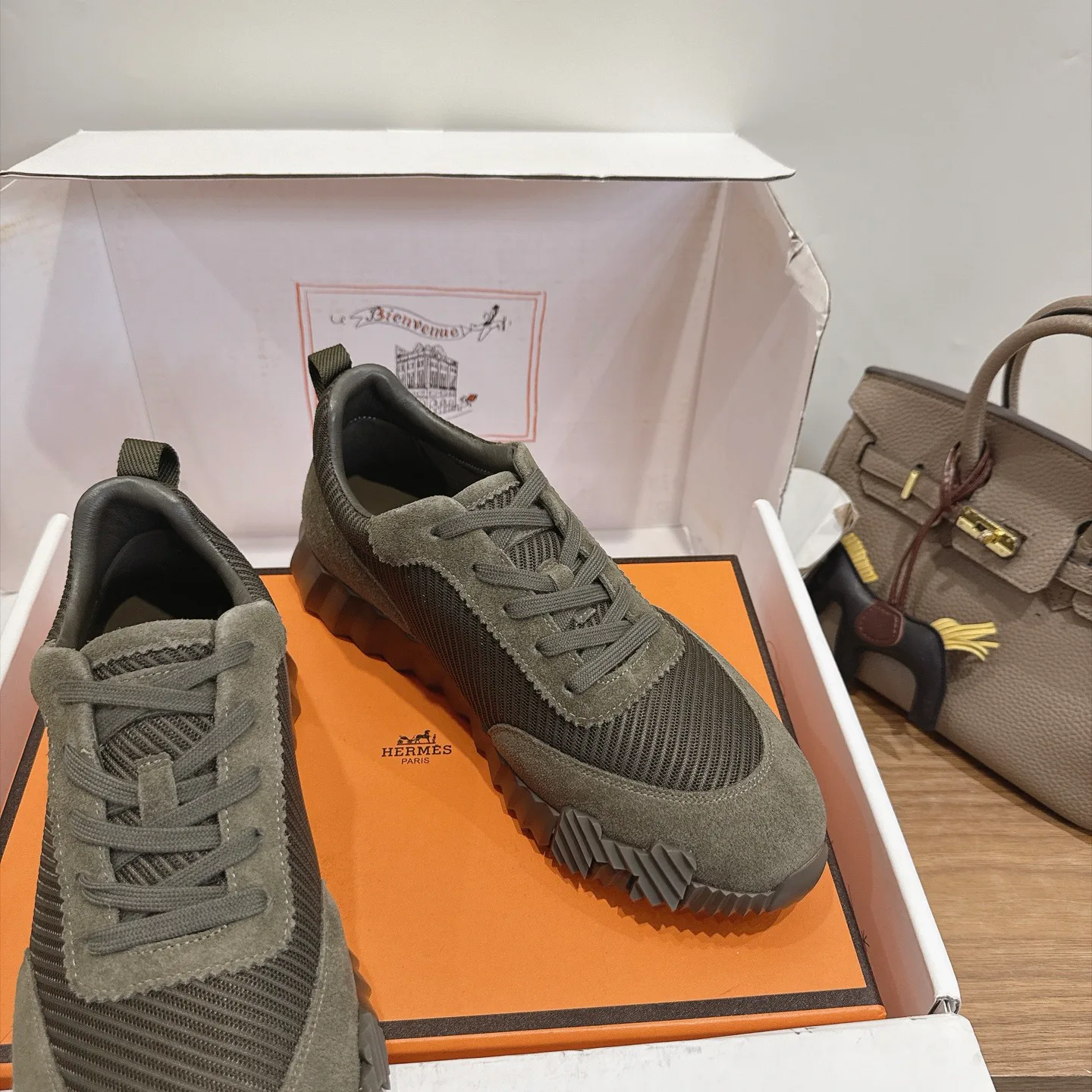 Кроссовки Женские Hermes 17946714