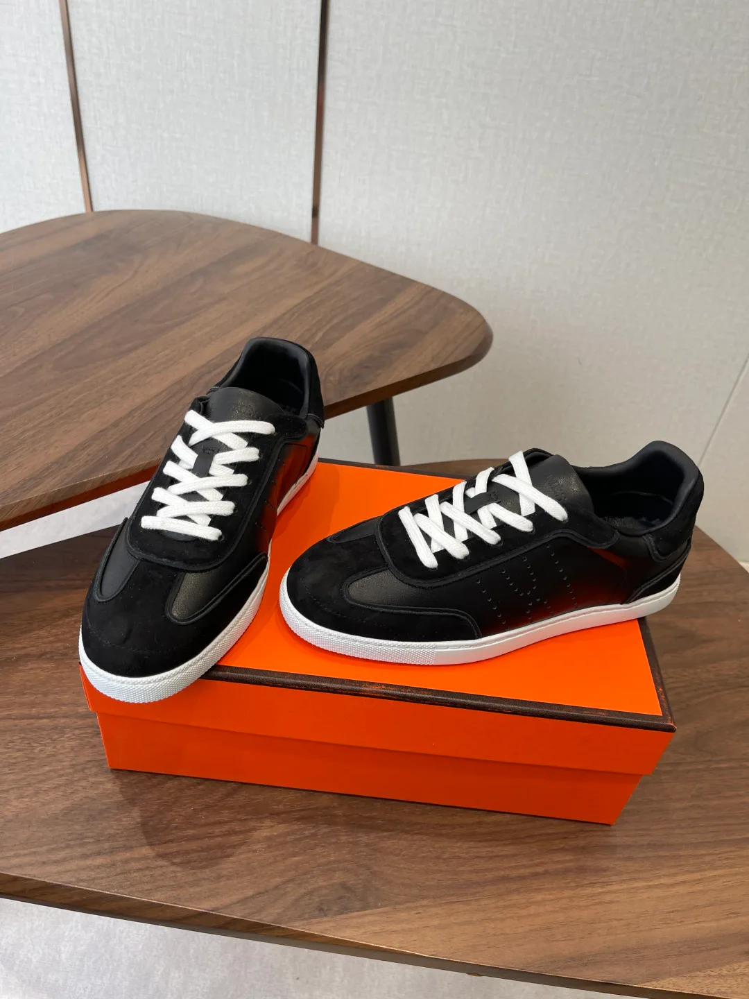 Кроссовки Женские Hermes 1284390