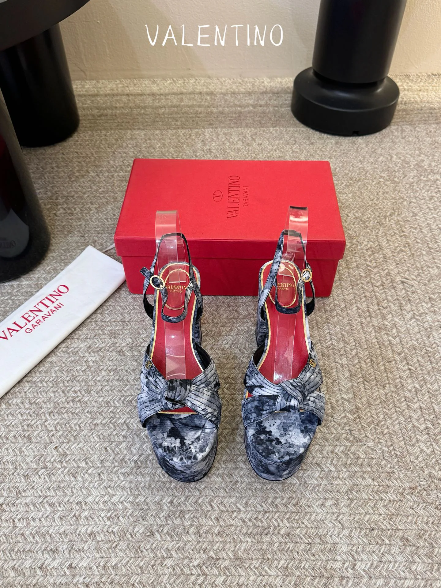 Босоножки Женские Valentino 17396961